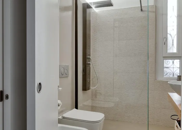Farini 74 Design - Metro M3 Wifi Ac Apartment