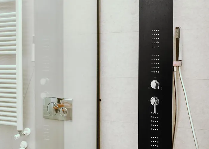 Farini 74 Design - Metro M3 Wifi Ac Apartment *